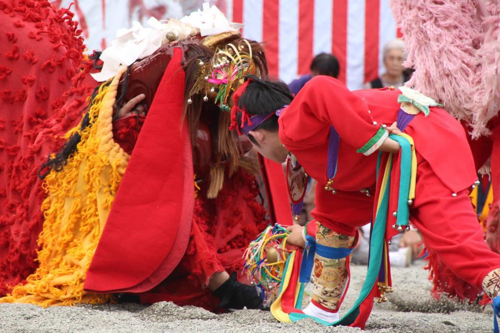 Initiatives to Pass on Traditions