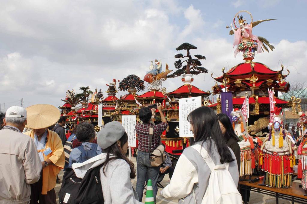 Guide to the Shinkō Procession (o-nobori)