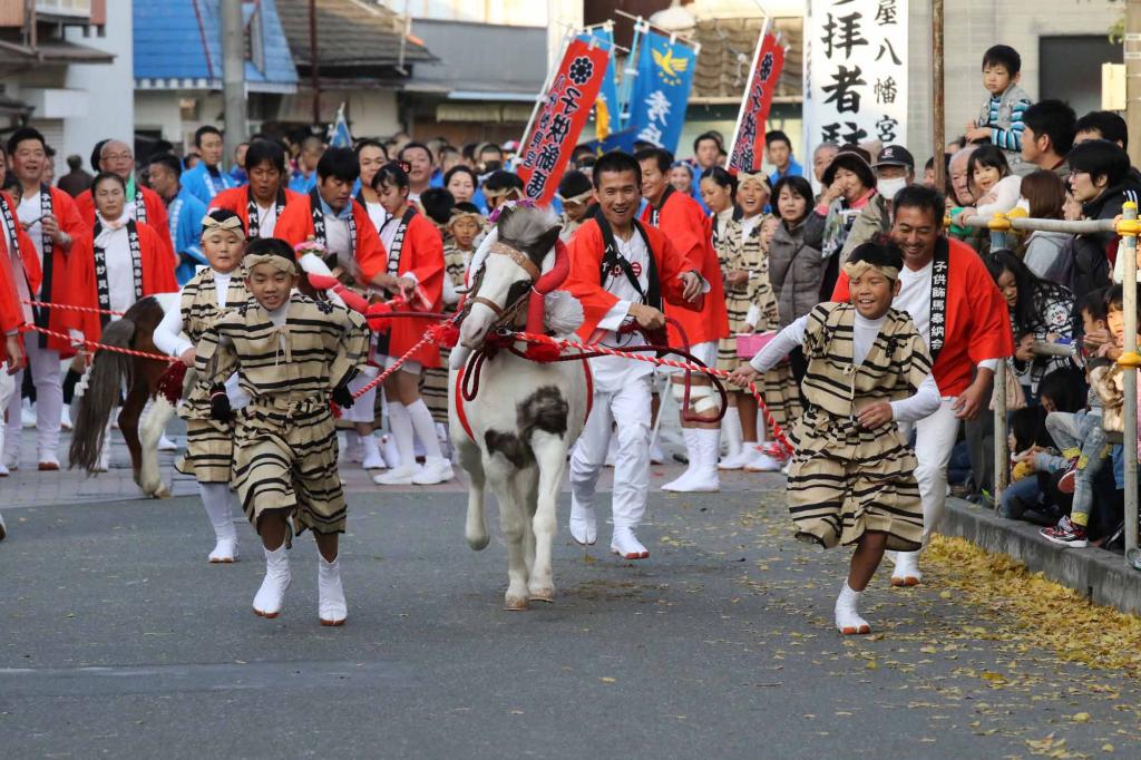 Kazariuma (Decorative Horses)