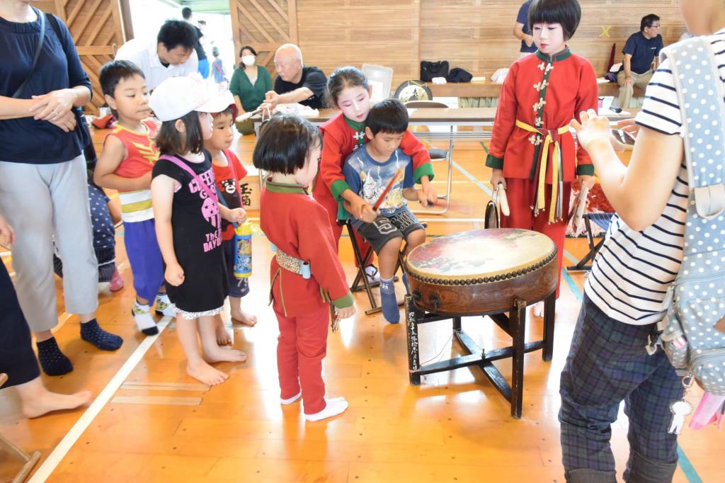 Initiatives to Pass on Traditions