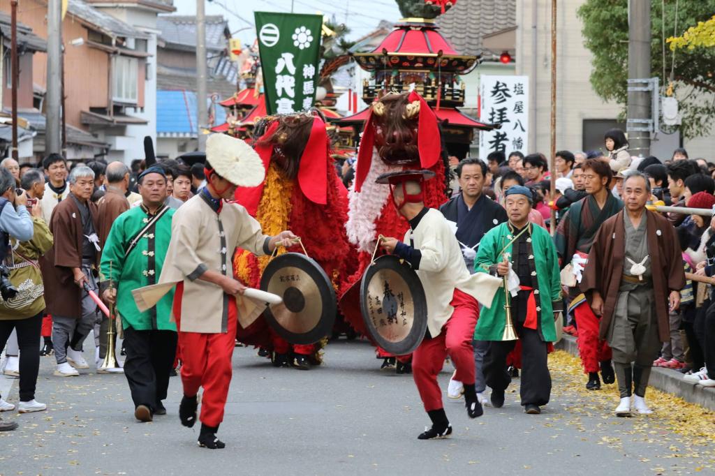 Initiatives to Pass on Traditions