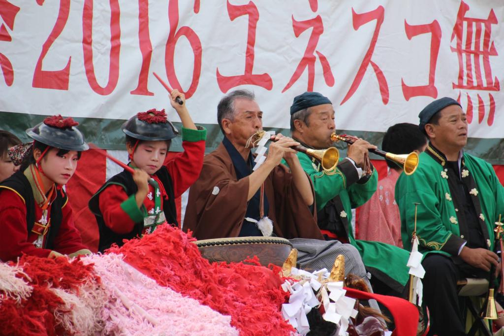 Initiatives to Pass on Traditions